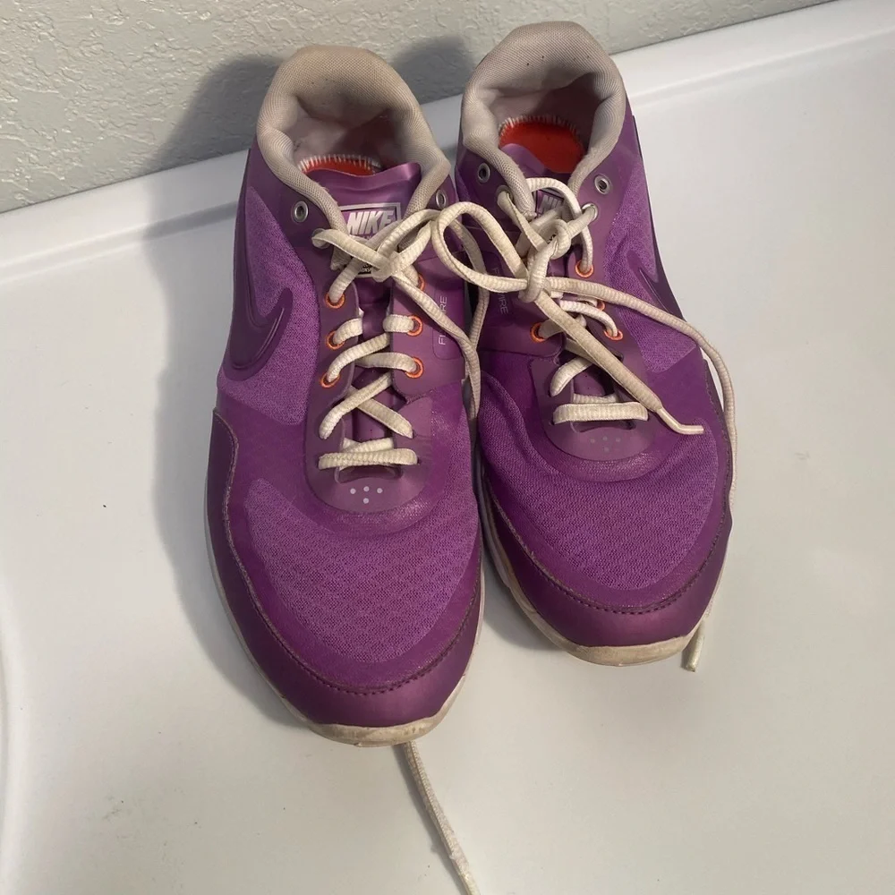 Nike Womens Tennis Training Sz 9 Purple